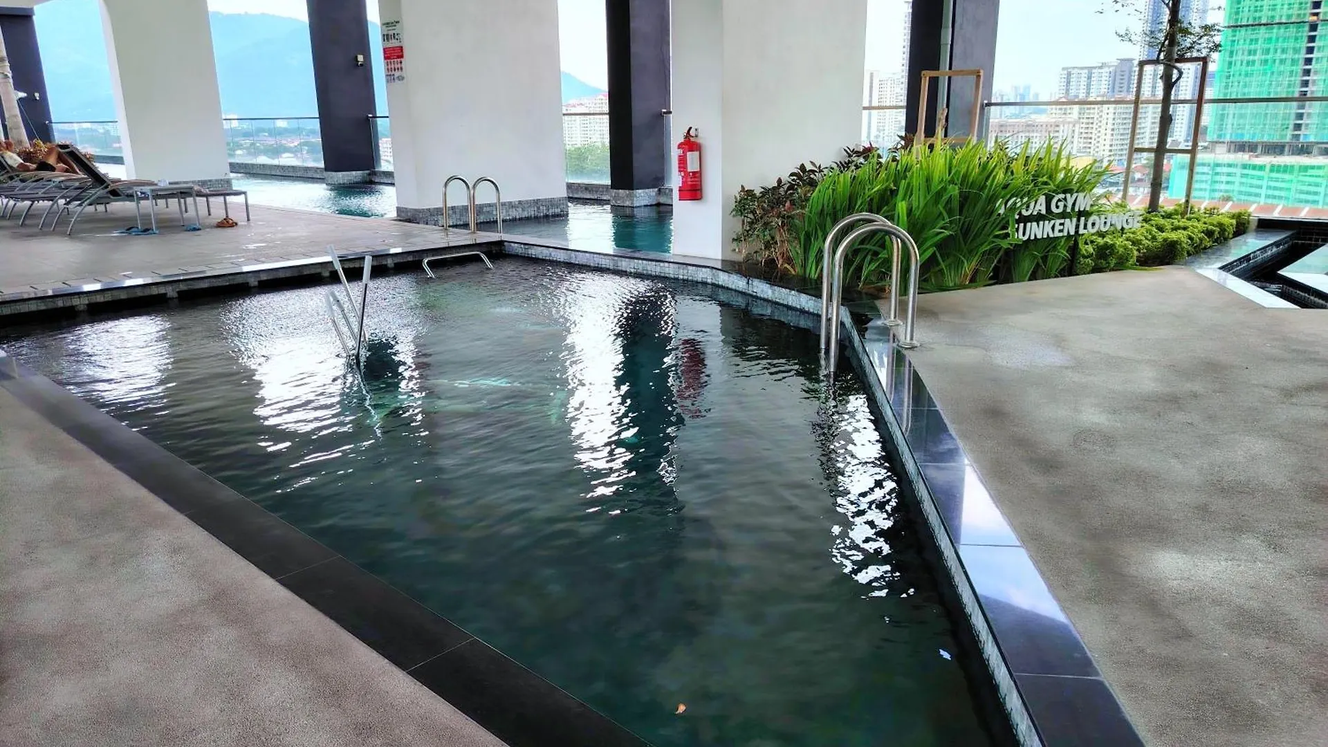 World Premium Apartment 3Br Pool Sea View Netflix Jelutong